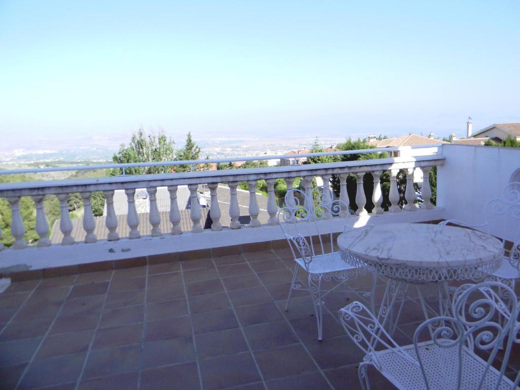 Apartamentos Turisticos Cumbres Verdes La Zubia  Rom bilde