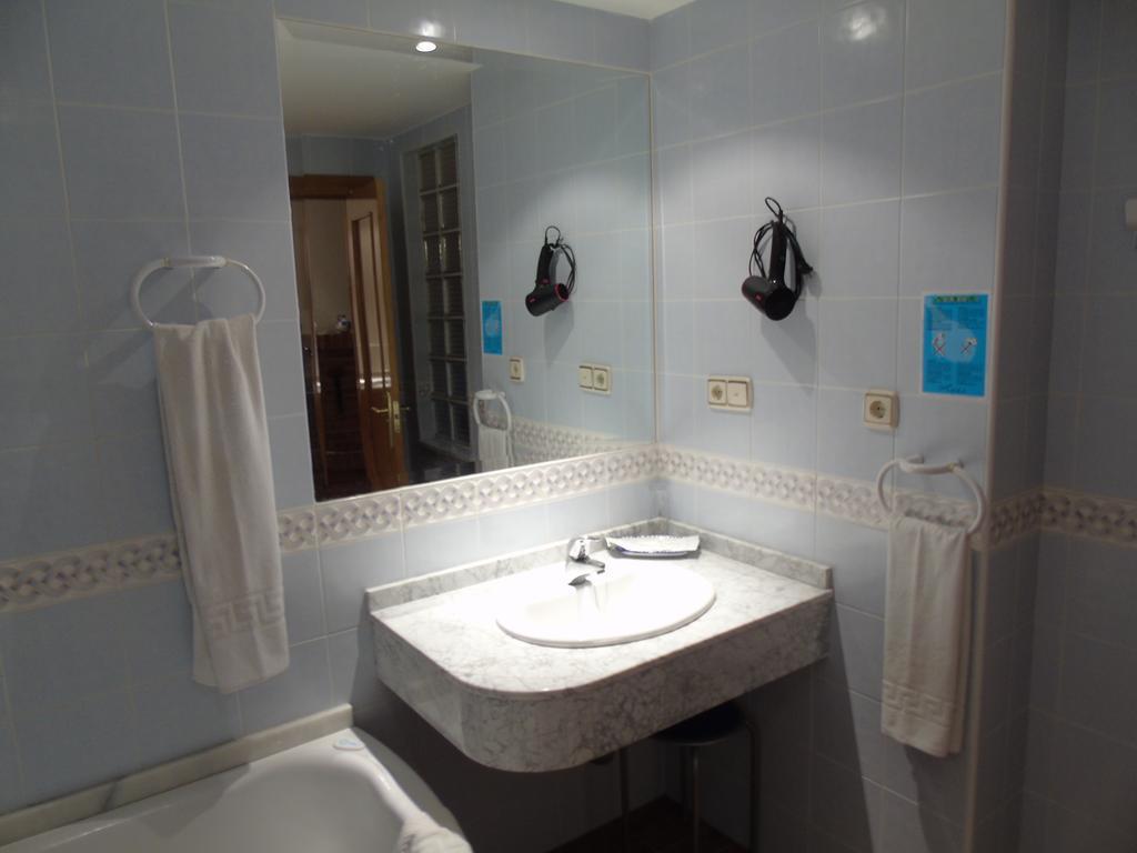 Apartamentos Turisticos Cumbres Verdes La Zubia  Rom bilde