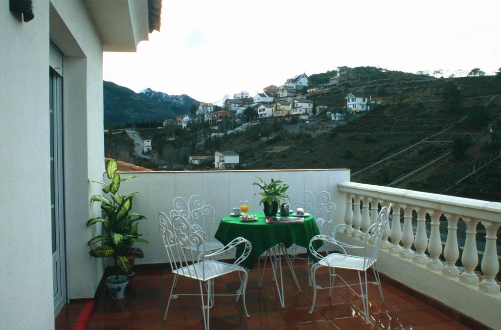 Apartamentos Turisticos Cumbres Verdes La Zubia  Rom bilde